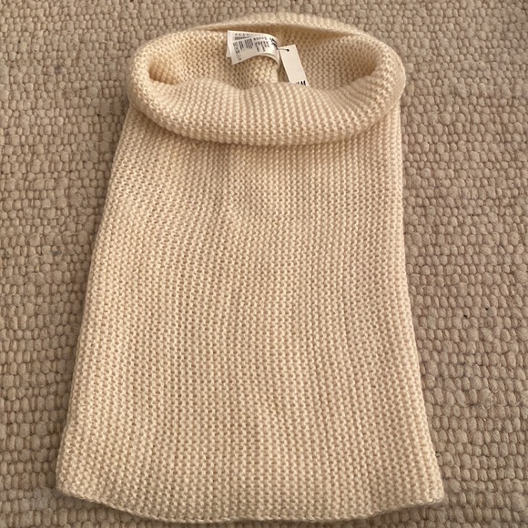Cream Knit Long Neck Warmer Brand New - Picture 3 of 5